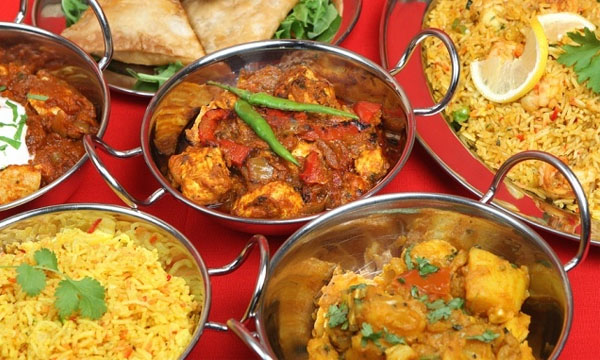 Top 10 Karachi Famous Food Items That Define Its Food Culture